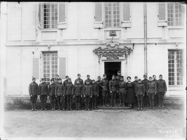 Photographic Section, Air Service, AEF. Major Steichen and Base Photo Section at Headquarters, Air Service, Paris, France, c. 1918. Photo courtesy of the National Archives and Records Administration.